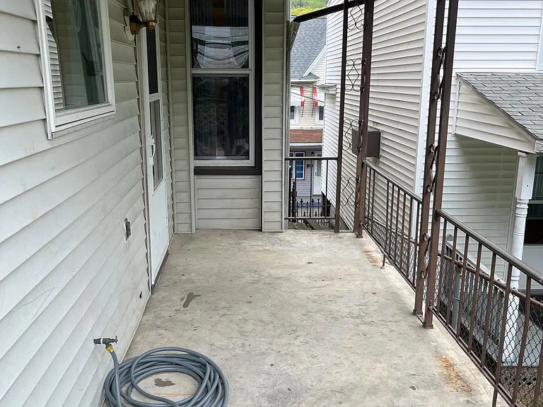 904 E Clay St — Photo 13