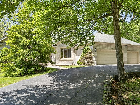 3rd image of 5435 S Woodcliffe Drive