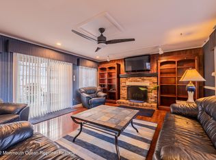 209 Anchor Dr, Seaside Park, NJ 08752