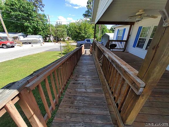 5th image of 138 Fox Dr
