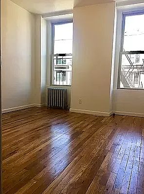 1st image of 124 Jefferson Ave APT 2r