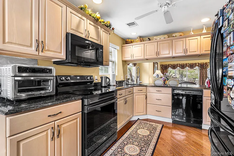 Thumbnail 12