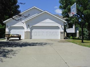460 Clearview Ct, Moorhead, MN 56560