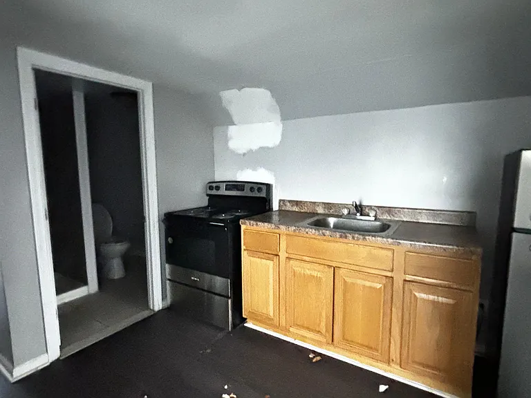408 S 11th St #3 — Photo 3