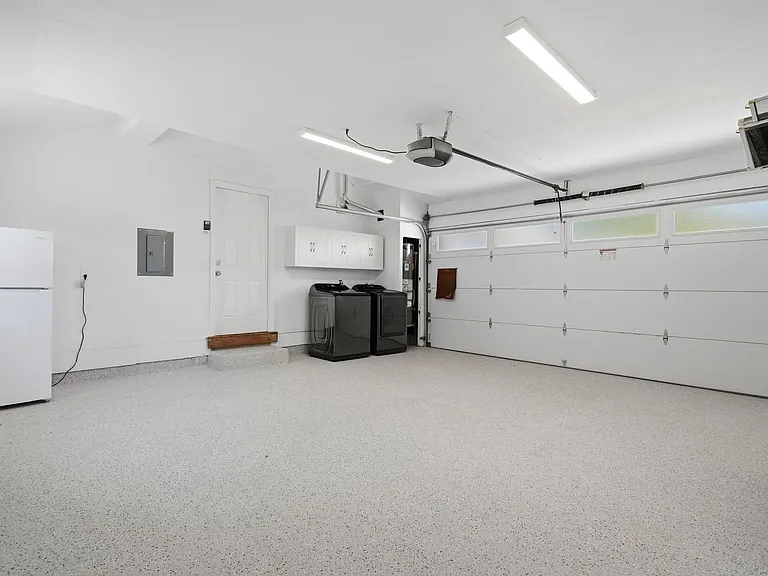 3802 W Rincon Ave — Photo 17