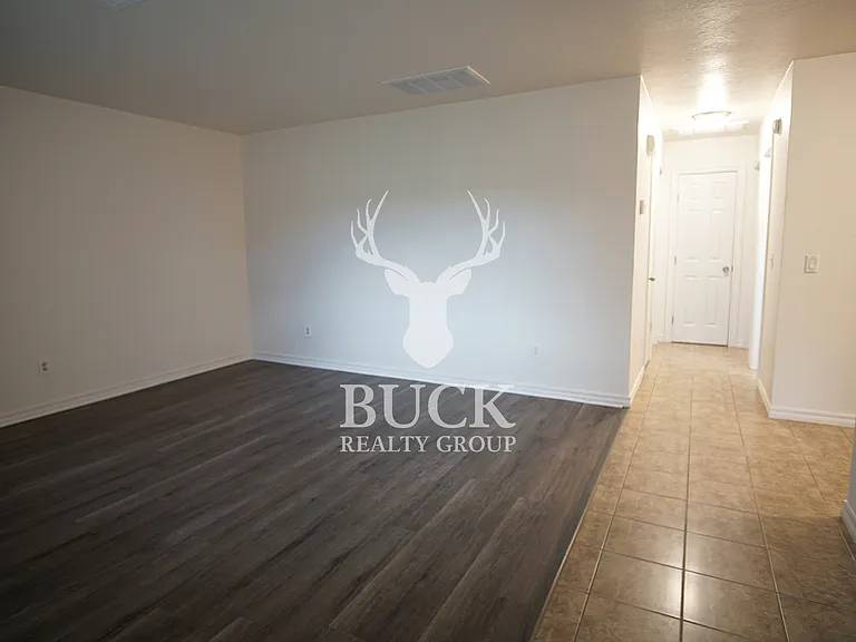 6803 Woodlake Dr — Photo 11