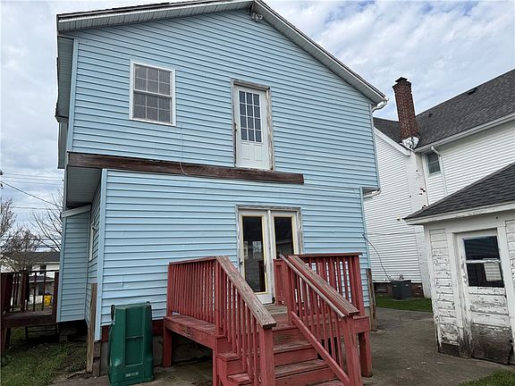 4th image of 15 Maple St