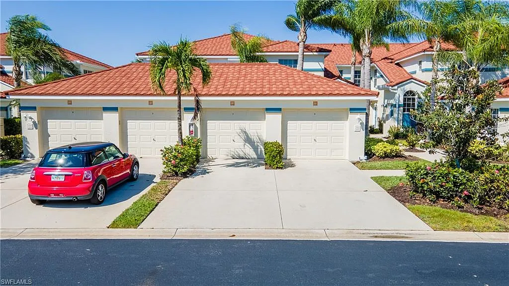 3 bed, 2.0 bath, 1279 sqft, $2,000 — Photo 1