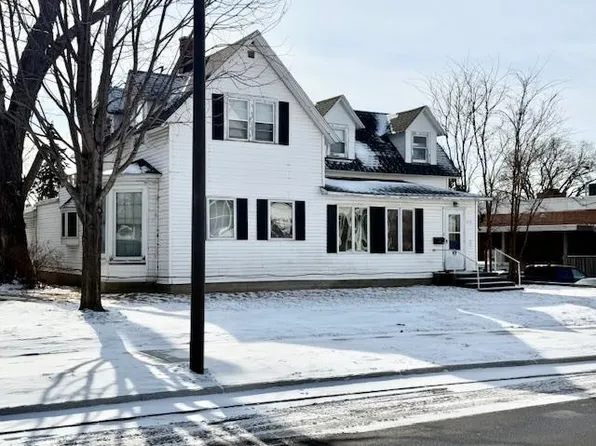 212 E 4th St, Redwood Falls, MN 56283
