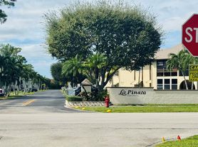 3491 La Jardin Ct, Greenacres, FL