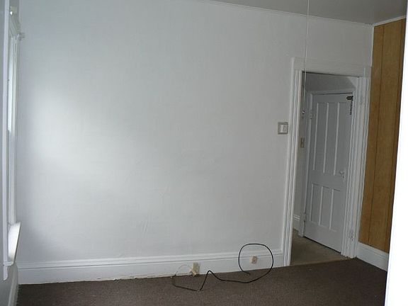 4th image of 915 Inman Pl