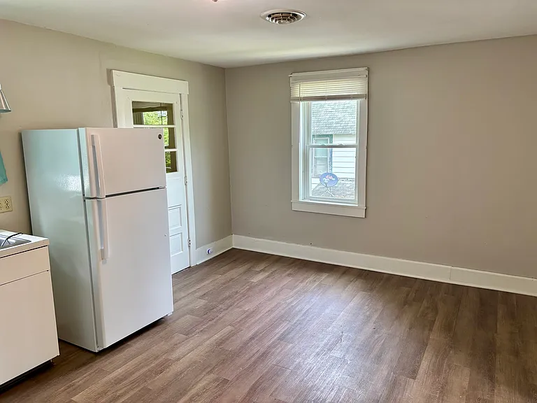 605 S Main St — Photo 6