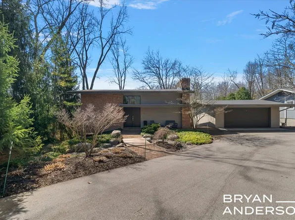 3210 Hall St SE, East Grand Rapids, MI 49506
