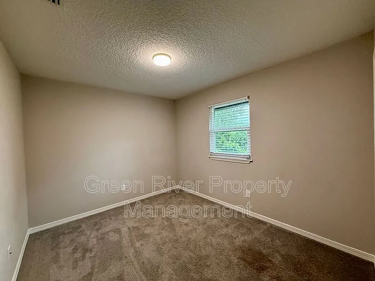 7665 Jana Ln S — Photo 16
