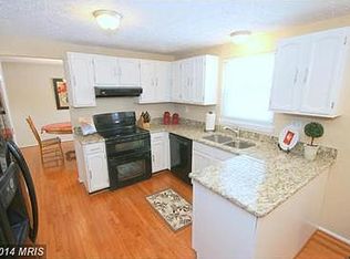 1721 Whitewood Ln, Herndon, VA 20170