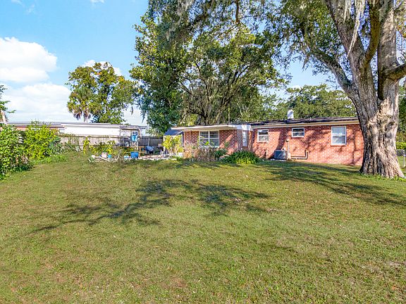 3rd image of 5918 Green Hill Ln