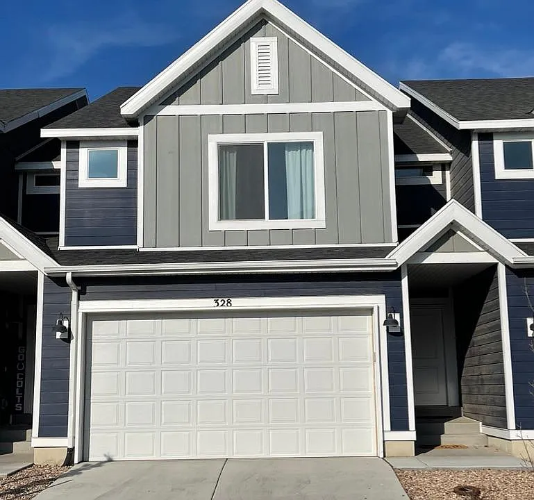 328 E Wren Hill Ln