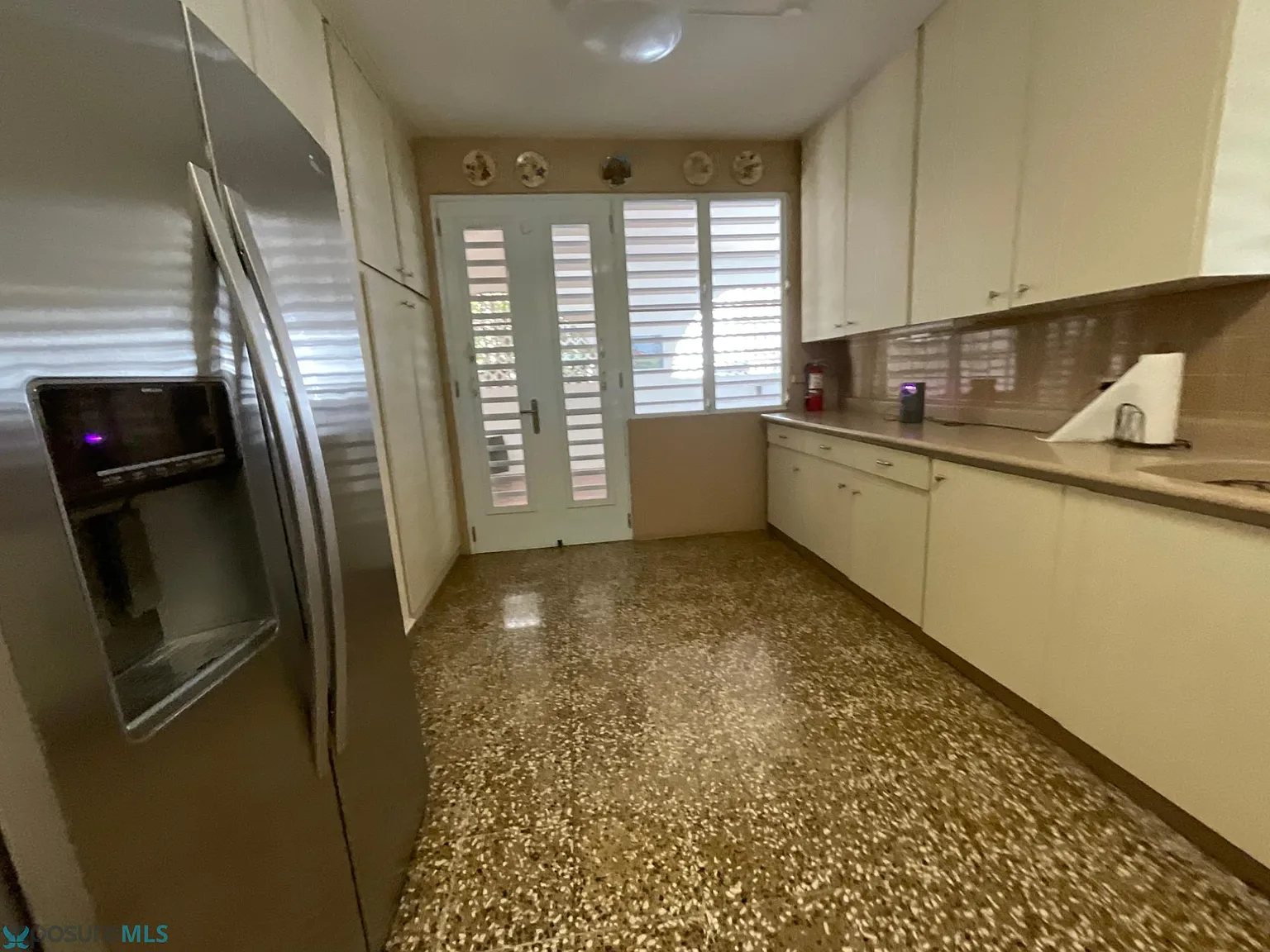 3 bed, 2.0 bath, 3000 sqft, $2,500 — Photo 3