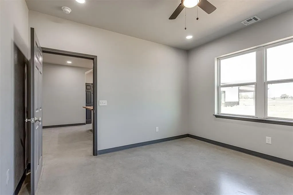 3 bed, 2.5 bath, 1500 sqft, $1,595 — Photo 3
