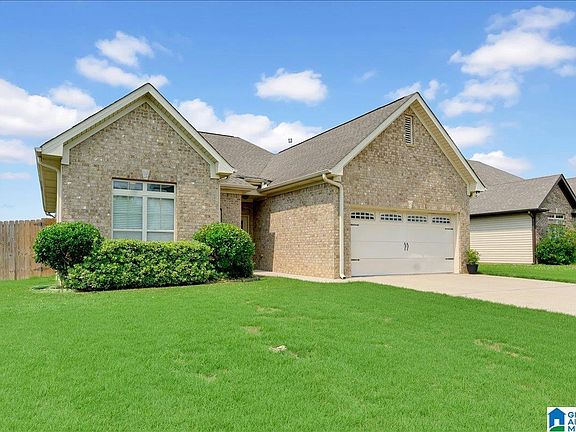 3rd image of 1049 Pilgrim Ln