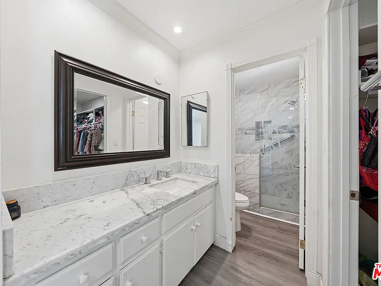 3442 Del Amo Blvd — Photo 9