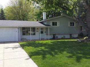 1920 Bremerton Rd, Lyndhurst, OH 44124