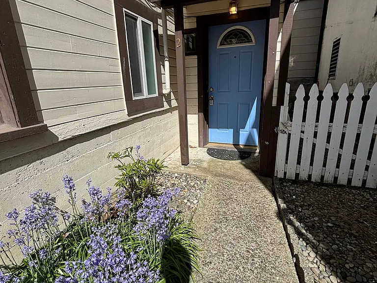 Olympia Court Apartments — Photo 29