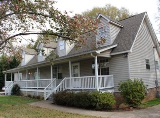 800 Mountain View Ct, Greer, SC 29651