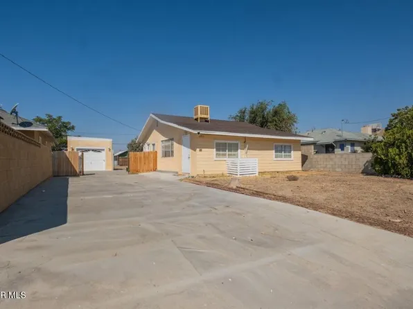 2725 Desert St, Rosamond, CA 93560