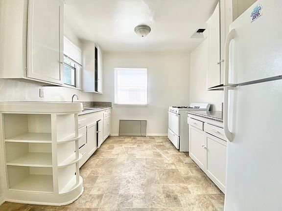 3rd image of 443 N Spaulding Ave