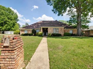 902 Kingsbury Ct, Longview, TX 75604