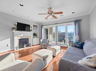 100 Bridgewater Pointe Pl UNIT 102, Moneta, VA 24121