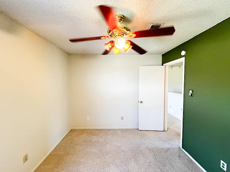 2512 Schulze Dr — Photo 40