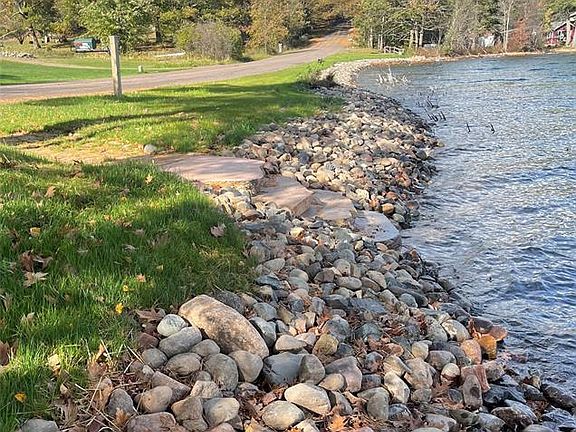 4th image of N5909 Lake Road