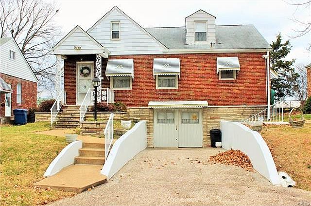 1st image of 27 Lemay Gardens Dr