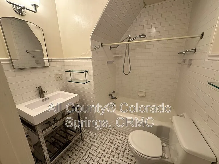 1238 Wood Ave #5 — Photo 16