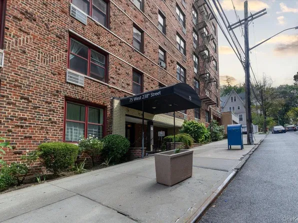 75 W 238th Street #2D, Bronx, NY 10463