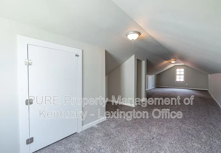 817 Marcellus Dr — Photo 22