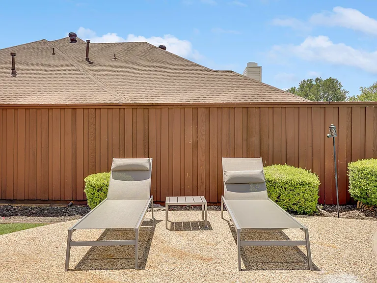 7309 Springfield Dr — Photo 34