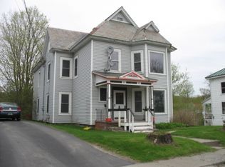 26 Elm St, Richford, VT 05476