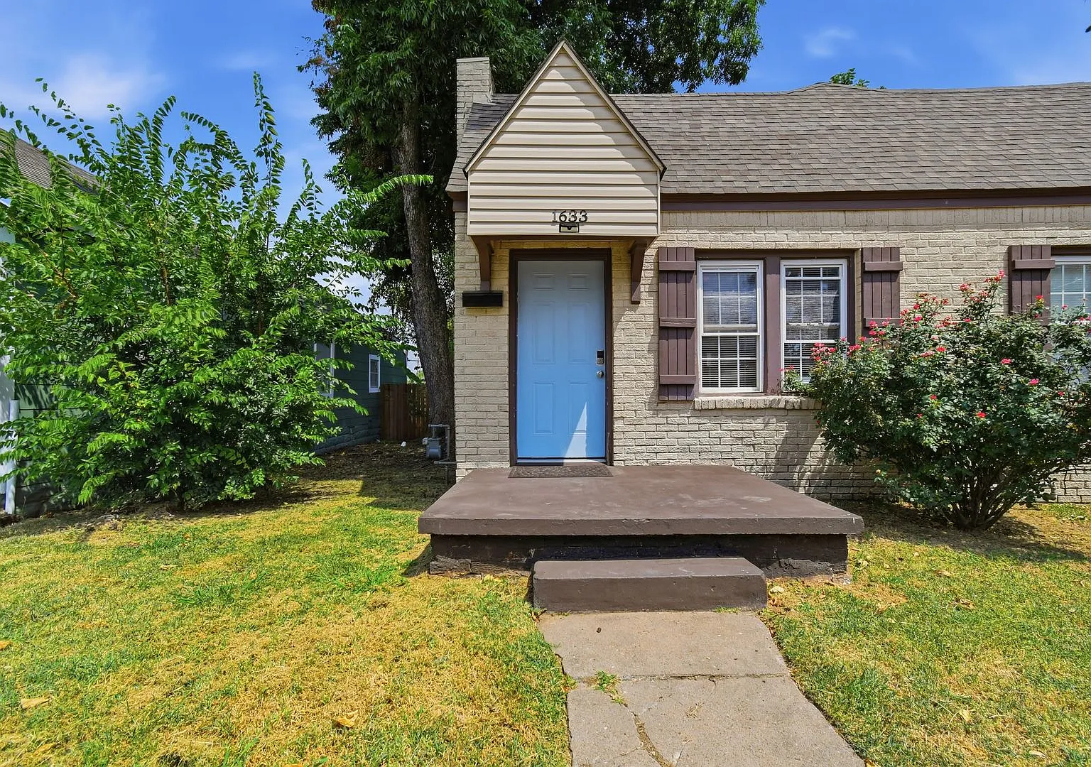 E 8th St Duplex — Photo 1