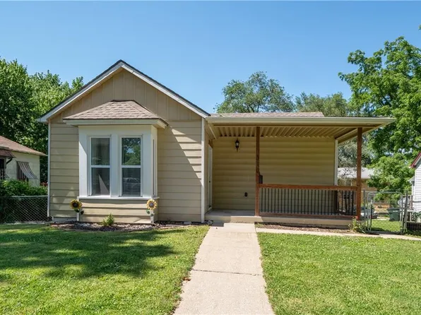 310 Spruce St, Leavenworth, KS 66048