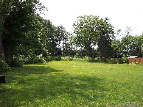 2nd image of 28 Hallock Ave