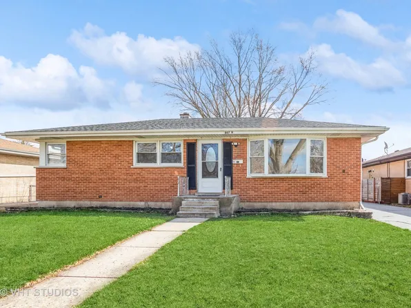 807 N Lincoln St, Addison, IL 60101