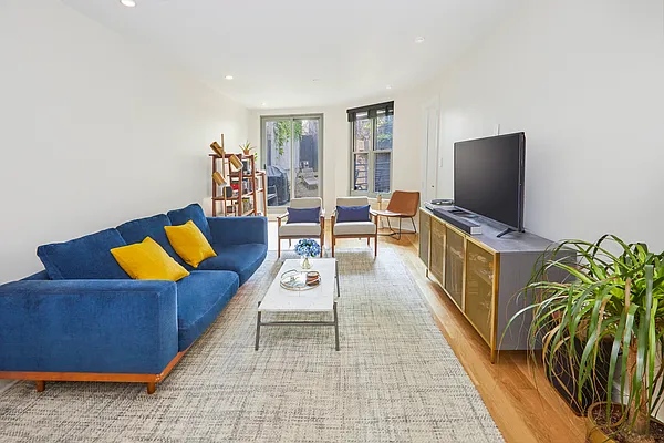 Rented by Compass | media 2