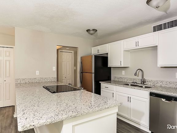 3rd image of 10260 Ironwood Ln