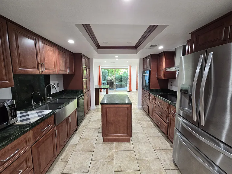 7542 Rosedale Ct — Photo 20