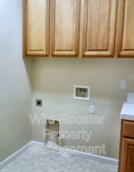 6624 Capwell Way — Photo 14