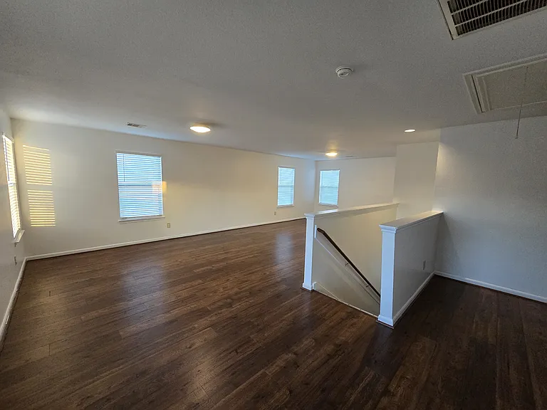 6718 Hawthorne Falls Ln — Photo 17