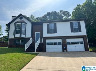 1861 Pebble Lake Dr, Birmingham, AL 35235